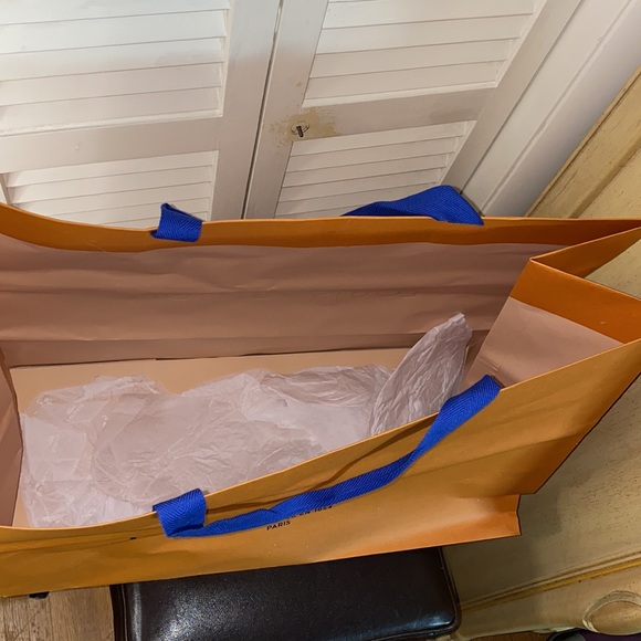 (💲 🛑 L D) Louis Vuitton Gift bag & box… - Picture 8 of 10